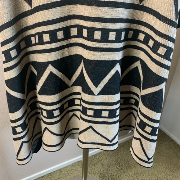 Madison S/P Open Style Shrug Poncho - Picture 6 of 9